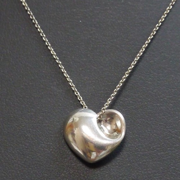 Tiffany & Co Vintage Folded Heart Pendant Necklace - Picture 3 of 8
